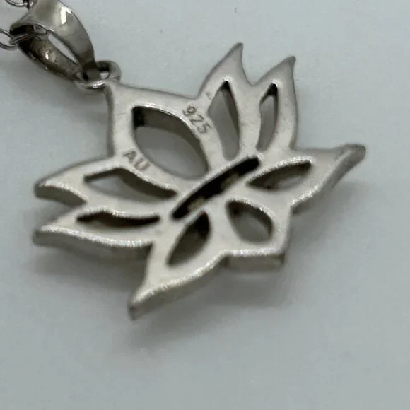 925 Sterling Silver Lotus Blossom Pendant Necklace Dainty Spiritual Minimalist - Picture 12 of 15